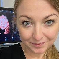 Kim są rodzice Mamy Ginekolog? Wybudowali ociekający luksusem dom. To po  nich ma smykałkę do biznesu