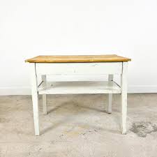 Beautifully constructed from matt white painted solid wood with a lacquered real oak top. Small French Brocante White Painted Side Table For Sale At Pamono