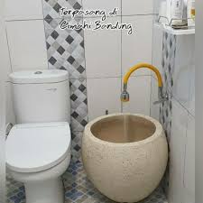 Nah bak mandi ini biasanya dibuat menggunakan keramik, semen dan pasir dengan berbagai motif keramik kamar mandi yang cantik. Jual Bak Mandi Gentong Bali Glossy Marmer Tanpa Alas Kota Bekasi Stylie 88 Tokopedia
