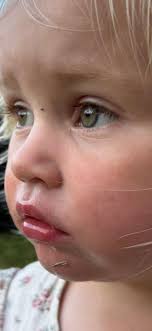 I can't figure out what color my daughter's eyes are. They also look pretty  different depending