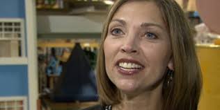 Holiday tradition: BMO Harris Bank lobby comes alive with Steiff animal  display