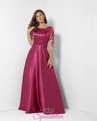 Abiti da cerimonia collezione 2021, abiti da cerimonia mamma e figlia abiti da sposa mamma e figlia coordinati colore grigio fatto in tulle e raso scollo a spalle scoperte decorazioni di pizzo applicato e fiocco. Abito Da Cerimonia Per La Mamma Della Sposa Economico Onlinesposatelier