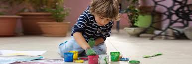 Copilul voia să atragă atenția clienților asupra unui stand pe care mătușa sa îl avea amplasat în magazin cu scopul de a strânge bani pentru copiii cu autism. 9 Jocuri Utile Pentru Copiii Cu Autism Jucarii Vorbarete