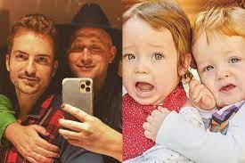 Para o cantor e compositor lulu santos, morremos todos um pouco com a morte de paulo gustavo. Paulo Gustavo Encanta A Web Ao Mostrar Foto Do Marido Com Os Filhos Amores