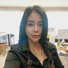 Luna loves practising english and maths with her dad 🧠🐶