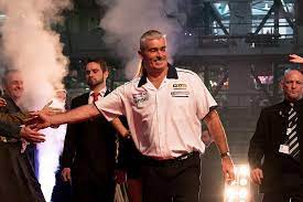 The bronzed adonis steve steel. Dart Profis Steve Beaton The Bronzed Adonis Dartn De Dart News Dart Forum Dartsport Informationen Dart Wm Und Mehr