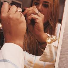 A vida é um presente! Acreditar sempre nas coisas bonitas que a vida nos  trás! Um novo ciclo que se inicia, que seja recheado de aprendizagem, amor  e muitas realizações! Confia 🍀