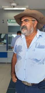 Eurico vaz, 72 anos, tenta a sorte há pelo menos 10 anos. Pecuarista Ganhador Da Mega Da Virada Vai A Loterica Agradecer A Funcionaria Que Registrou O Bilhete Em Mt Cenariomt
