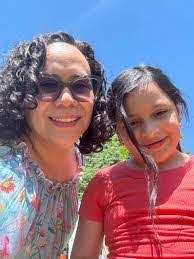 Jasmin Valentin's Instagram, Twitter & Facebook