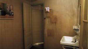 Das apartment cees & co ist eine unterkunft mit kostenfreiem wlan und stadtblick im zentrum von lage das galerij hotel liegt in amsterdam (kanalring) in der nähe von: Holocaust Wer Verriet Anne Franks Versteck Welt