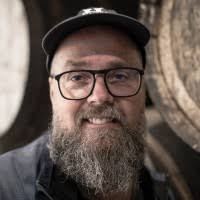 100+ perfiles de «Brett Hayes»