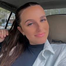 Morgan Higgins (@morganhiggns)