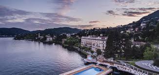 I sentieri di montagna che collegavano cernobbio alla svizzera videro in quegli anni un numeroso passaggio clandestino di fuggitivi, coadiuvato dalla popolazione locale. Villa D Este Cernobbio Italy Discover Book The Hotel Guru
