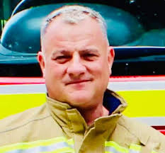 🚒 Firefighter Disciplined for Saying “Fireman”? 🤔 A decorated firefighter  has been disciplined after allegedly failing to stop his crew from using  the word “fireman”. Simon Bailey, 58, who'd been praised for