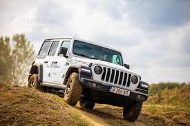 Esti gata sa conduci prin zonele de deal și munți părăsite de joc acest lux prado desert #4x4 de conducere #joc de simulare și de conducere în afara. Ciolpani Eveniment Off Road Jeep Inquam Photos