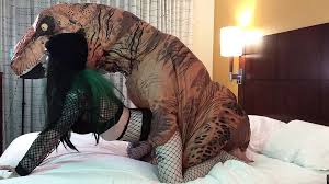 Dinosaurier fickt Trans-Goth-Mädchen | xHamster