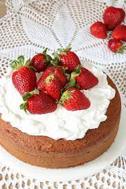 La poke cake alle fragole è un dolce che conquista gli occhi e il palato. Poke Cake Alle Fragole Le Ricette Di Dolcissima Stefy