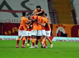 Galatasaray spor kulübü resmi instagram sayfası / official instagram page of galatasaray sk galatasaray.org. Galatasaray Defeats Besiktas 3 1 In Istanbul Derby Breathes Life Into Fenerbahce Daily Sabah