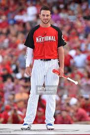 National League All Star Kris Bryant Of The Chicago Cubs Looks On Kris Bryant Chicago Cubs Baseball Chicago Cubs