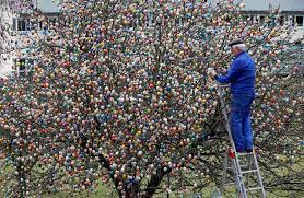 Easter dessert recipes & ideas kraft canada 11. This German Family Spent More Than 2 Weeks Decorating A Tree With 10 000 Painted Eggs Bored Panda