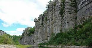 Ardeche travel guide and tourist information, reviews of places to visit, attractions and the ardeche has a landscape that includes rolling hills and forests, open moorland and small scale farming, and. Ardeche Ferien Urlaub Ferienhaus Sehenswurdigkeiten