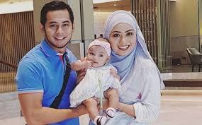 Namun komen daripada mawar karim cur1 perhatian netizen, aiy0kkk… !! Bila Kurangnya Komunikasi Benda Kecil Pun Akan Jadi Mawar Karim Buka Mulut Gempak