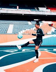 Issa diop (west ham, 21 ans) n'envisage pas de jouer pour une autre sélection que l'équipe de france. Elle Veut Jouer Au Foot Elle Grace Geyoro De L Equipe De France Feminine Raconte Elle