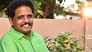 மதுரையில் ஐந்து லட்சம் ரூபாய்க்கு 5 தூண்,4 கம்பி,கொஞ்சம் தகர சீட்டு பயணிகள்  நிழற்குடை! எம்பி சு.வெங்கடேசன் பணம் கையாடலா? – News J :