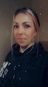 Hi! I'm amber, I'm 38 years old. I'm extremely dull and proud of it! My cat  is my furry baby. I love coffee and reading. My other hobbies include  hoarding art/craft supplies.