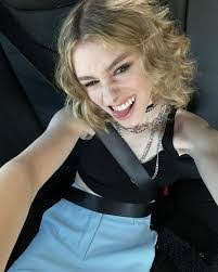 Ella Dixon's Instagram, Twitter & Facebook