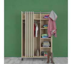 C'est chic et surtout cela appelle la luminosité, allège la partie dressing très foncée et reste dans l'unité de la pièce. Kit Dressing Avec Rideau L 100 Cm Move Imitation Chene Kit Dressing But