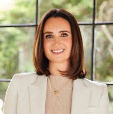 Suzanne Mccarroll's Instagram, Twitter & Facebook