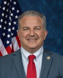 Annette Pomponio's Instagram, Twitter & Facebook