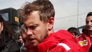 Ideal für frauen, die ein unschuldiges aussehen haben wollen. Formel 1 Sebastian Vettel Ist Vor Dem Australien Gp Schon Im Kampfmodus