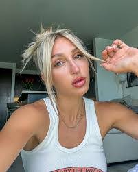 Nicole Kramer's Instagram, Twitter & Facebook