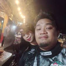 Salamat, tayo'y magkasamang muli Salamat, at may gabing nakalaan sa  kaunting kasiyahan…” Salamat at nandito pa rin kayo! 😉 Tuloy ang tugtugan  at kuwentuhan sa #ForeverRequest kasama si Mama Emma ngayong Sunday