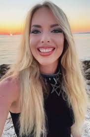 Awesome drum through from lala such precision watch her footwork too one of  the greatest in the business 👏take a bow princess lala dear friend!!🤘🥁❤🤘