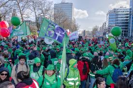 Duizenden werklozen spannen rechtszaak aan tegen verlies uitkering: “Er komt een enorme golf op ons af”