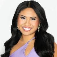 Stephanie Deleon's Instagram, Twitter & Facebook