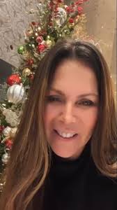 Con el corazón lleno de alegría, Ana Beatriz Osorio y el Centro Cultural  Chacao les envían los mejores deseos para esta Navidad. Que la magia de  estas fiestas ilumine sus días y que el año nuevo les ...