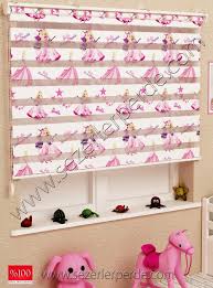Baskili Zebra Perde Barbie Bebek Modeli Sezerler Perde