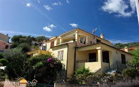 Del relax e della tranquillitã, senza rinunciare agli intrattenimenti offerti Immobilien San Teodoro 08020 5 Hauser Zum Verkauf