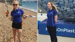 Sky Scholars Francesca Summers and Ellen Keane clean beaches for Ocean  Rescue