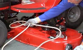 The drive belt adheres to the transaxle pulley at the rear of the craftsman lawn mower. How To Replace A Riding Lawn Mower Blade Drive Belt Repair Guide