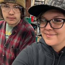 Does anyone know Amy Hronish whose wallet was found in Raton?