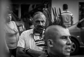 El barrio Castilla a paso de punkero