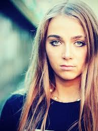 Emily Peart's Instagram, Twitter & Facebook