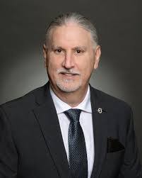 Dan Toth's Instagram, Twitter & Facebook