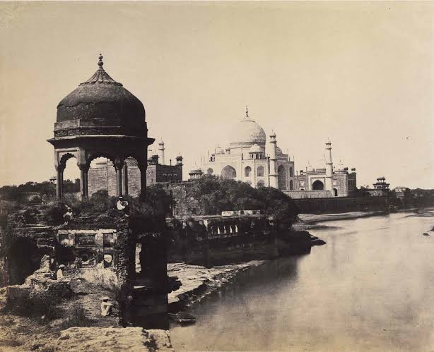 Early British Colonial Travellers Show Earliest Images of India - 1854 Photography
