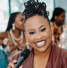 Cindy Traver's Instagram, Twitter & Facebook